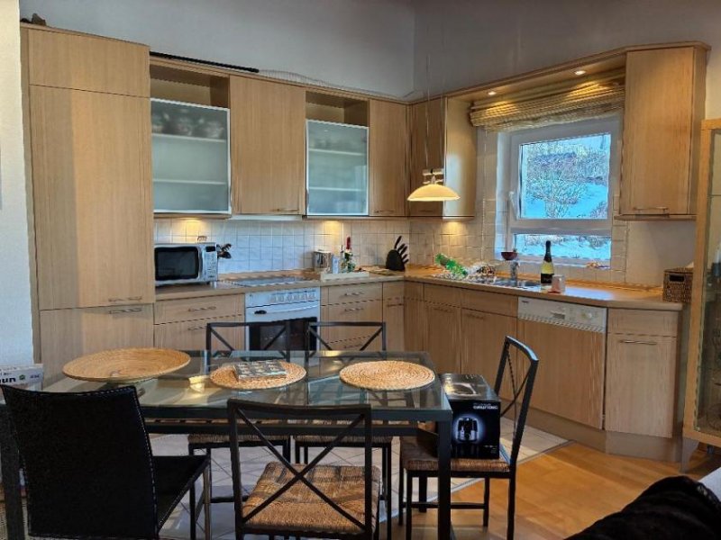 St. Blasien Lichtdurchflutetes Wohnambiente in einer 2-Zimmer-Dachgeschosswohnung - unverbauter Panoramablick über St. Blasien und direkter