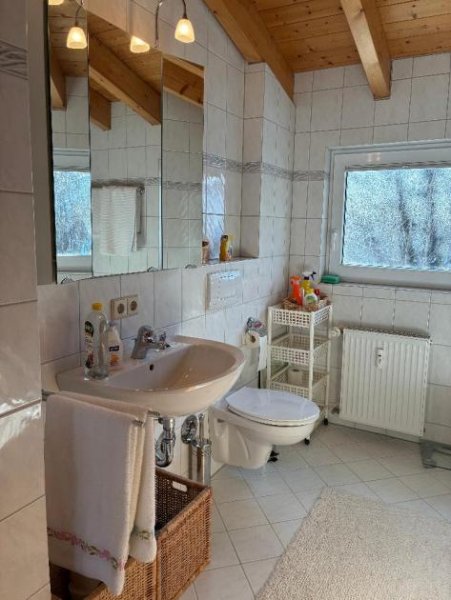 St. Blasien Lichtdurchflutetes Wohnambiente in einer 2-Zimmer-Dachgeschosswohnung - unverbauter Panoramablick über St. Blasien und direkter