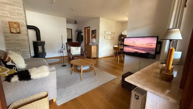 St. Blasien Stilvoll wohnen im Herzen des Südschwarzwalds - modernisierte 2-Zimmerwohnung mit Balkon und Panoramablick Wohnung kaufen