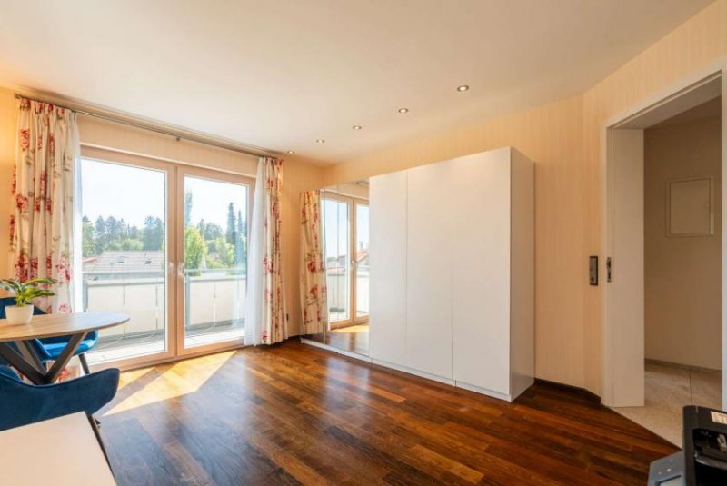 Löffingen LUXUS-ZWEIFAMILIENHAUS MIT AUFZUG, SAUNA, GARTEN, GARAGEN & KOI-BECKEN Haus kaufen