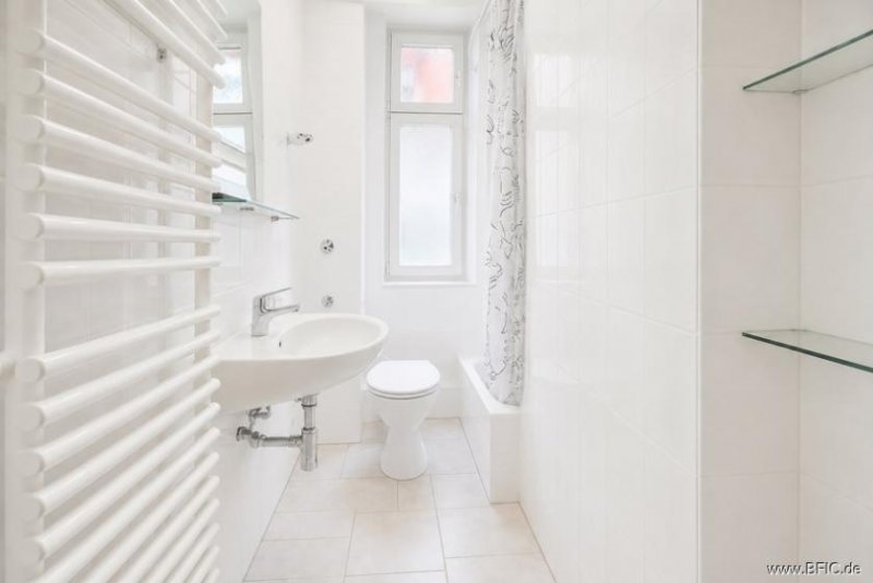 München Bezugsfreie gepflegte Altbauwohnung mit Balkon im Münchner Westend Wohnung kaufen