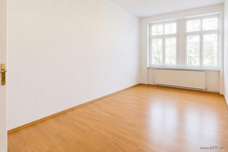 München Bezugsfreie gepflegte Altbauwohnung mit Balkon im Münchner Westend Wohnung kaufen