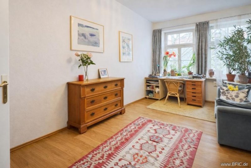 München Charmante Altbauwohnung mit Balkon im Münchner Westend Wohnung kaufen