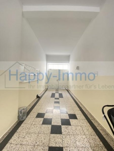 München bezugsfrei - 1 Zi-DG App und 1 Zimmer Gewerbeeinheit im EG Gewerbe kaufen