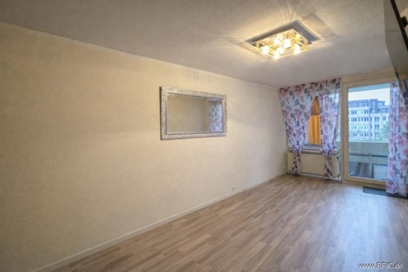 München 1. Mai bezugsfrei: 1-Zi.App. mit Balkon im 4. OG in Laim Wohnung kaufen