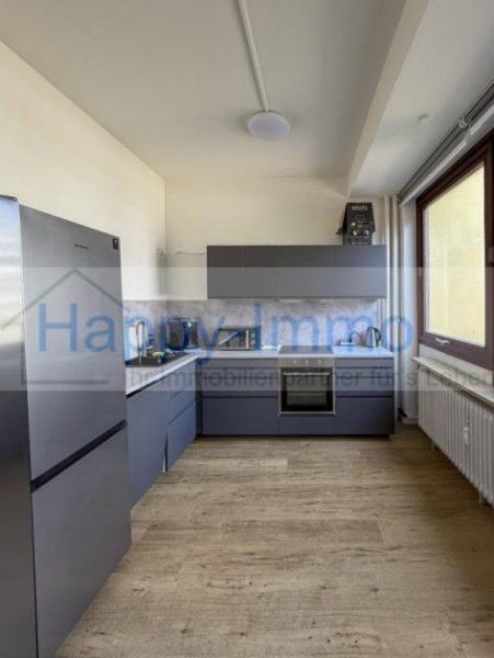 München 2 Büros / Baugenehmigung für Wohnen liegt vor / 9 Zimmer / 1 Küche / 5 WCs / 4 Duschen / 4 Kfz Gewerbe kaufen