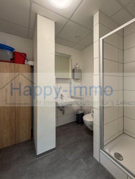 München 3 Zimmerwohnung / 2 Duschbäder
/ Kfz Stellplatz / bezugsfrei Wohnung kaufen