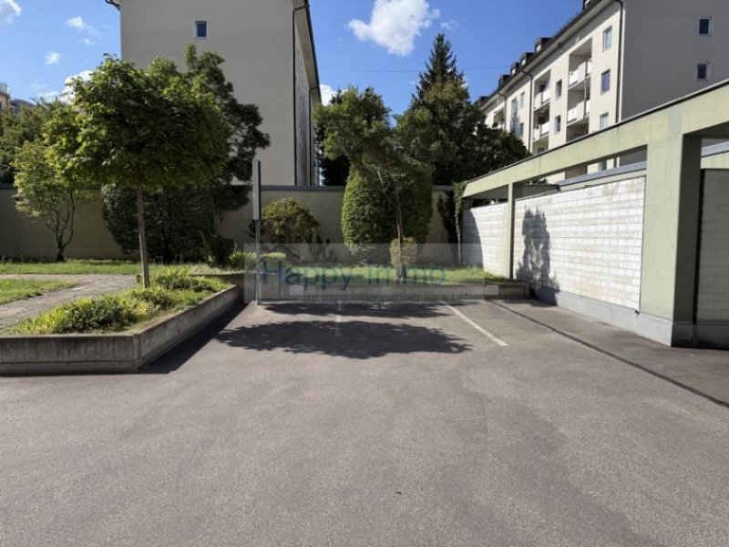 München 9 Zimmer / 1 Küche / 5 WCs / 4 Duschen / 4 Kfz Stellplätze Wohnung kaufen