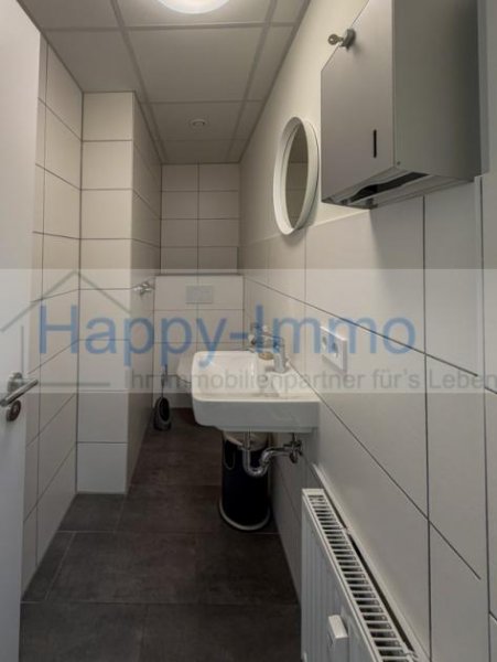 München WG Vermietung mgl. / 9 Zimmer / 1 Küche / 5 WCs / 4 Duschen / 4 Kfz Stellplätze Wohnung kaufen