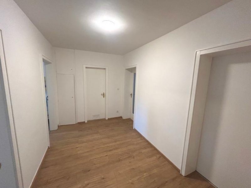 München ** Selbstnutzer & Kapitalanleger ** Gemütliche 3-Zimmer-Wohnung mit Einbauküche am Frankfurter Ring Wohnung kaufen