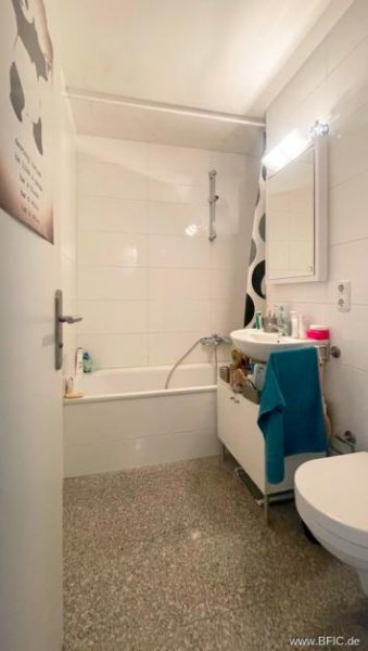 München sofort bezugsfrei: helle grosse renovierte 1-Zi.-Whg. mit Balkon in Moosach Wohnung kaufen