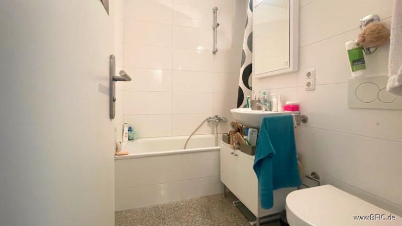 München vermietet! helle grosse renovierte 1-Zi.-Whg. mit Balkon in Moosach Wohnung kaufen