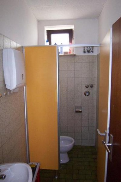 München gepflegter Laden in Lauflage mit Lager im Keller in Pasing zu kaufen Gewerbe kaufen