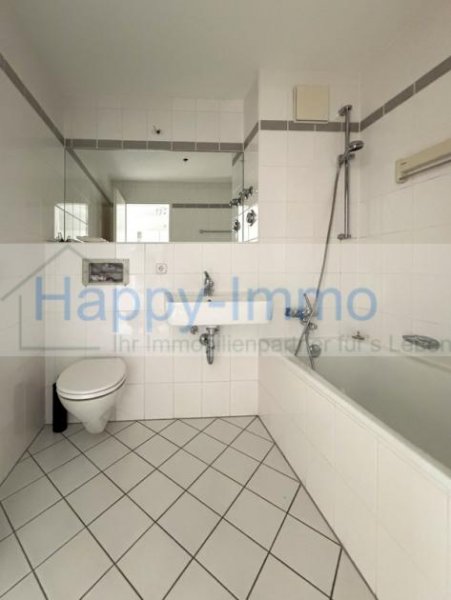München Wohnung ist bezugsfrei / Süd-Loggia / EBK / weißes Bad / 1 Zi ETW 2. OG Wohnung kaufen