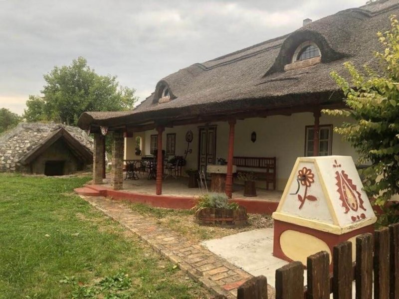 Jenö Liebevoll ausgestattete Reetdachkate Haus kaufen