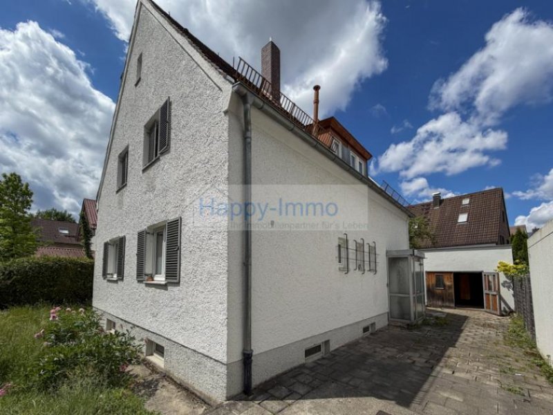 München Grundstück mit Sanierungsbedürftigem Einfamilienhaus Haus kaufen