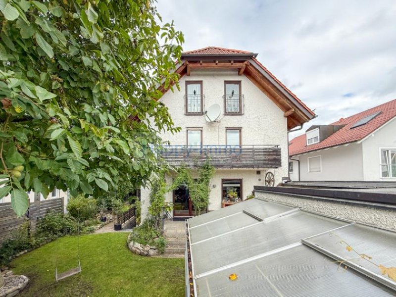 München 3 von 4 Wohnungen werden frei - 4 Famhaus in Trudering / große Garage Haus kaufen