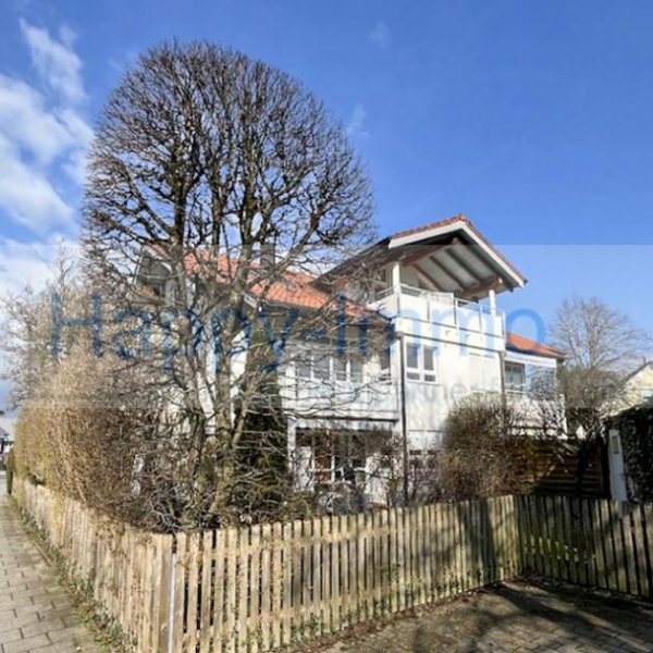 Unterhaching 2 Zimmer Dachgeschosswohnung in Unterhaching / 2 Balkone / Kfz Stellplatz Wohnung kaufen