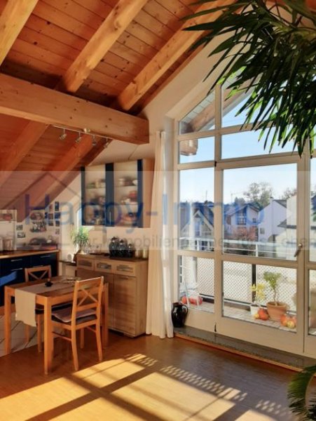 Unterhaching 2 Zimmer Dachgeschosswohnung in Unterhaching / 2 Balkone / Kfz Stellplatz Wohnung kaufen
