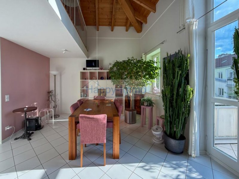 Taufkirchen traumhafte und bezugsfreie Galerie Maisonette Wohnung in Taufkirchen / TG / EBK / Dachterrasse Wohnung kaufen