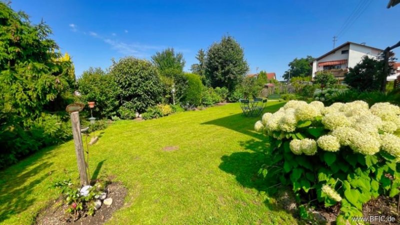 Maisach Zwei gepflegte Doppelhaushälften mit Anbaupotenzial – mittelfristige Bezugsfreiheit in Aussicht Haus kaufen