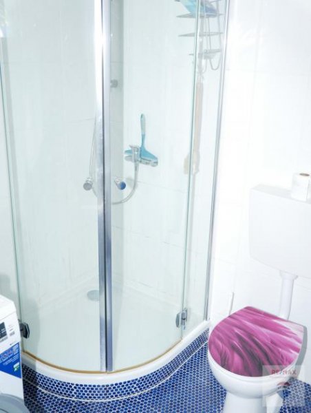 Emmering Attraktive Wohnung mit großem Garten,
Garage mit verpachteter Gaststätte
inklusive genehmigtem Biergarten Gewerbe kaufen