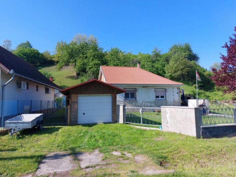 Region Südwest-Ufer Sanierung eines Wohnhaus mit Garage auf einem großen Grundstück in der Nähe vom Balaton Haus kaufen
