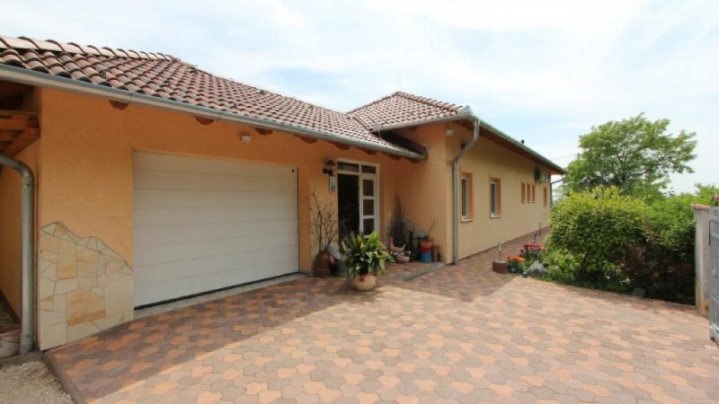 Gyenesdias Großzügiges Einfamilienhaus am Plattensee Haus kaufen