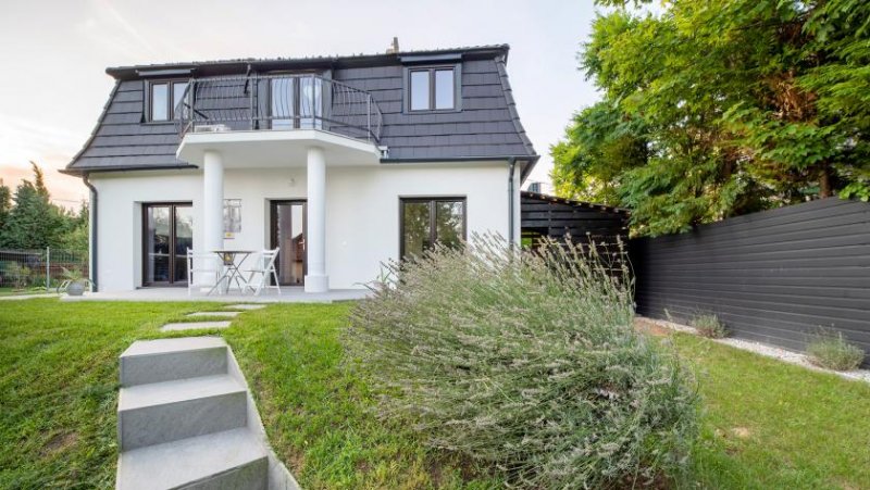 Gyenesdias
Zentral und grün: Ihr neues Zuhause mit großem Garten nahe dem Yacht Club Haus kaufen