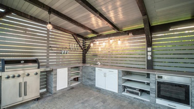 Gyenesdias
Zentral und grün: Ihr neues Zuhause mit großem Garten nahe dem Yacht Club Haus kaufen