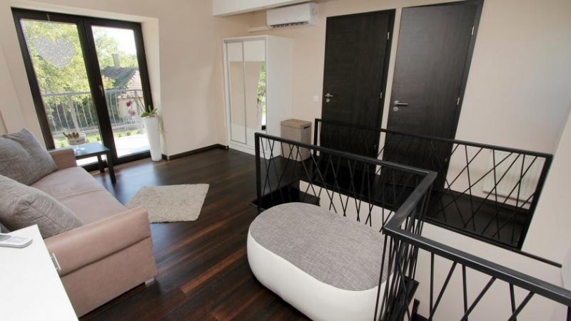 Gyenesdias
Zentral und grün: Ihr neues Zuhause mit großem Garten nahe dem Yacht Club Haus kaufen