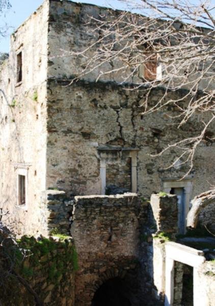 Messopotamia Naxos Schloss zu verkaufen vom 16 Jahrhundert auf der Insel Naxos 7km entfernt von dem Hafen und Meer . Haus kaufen