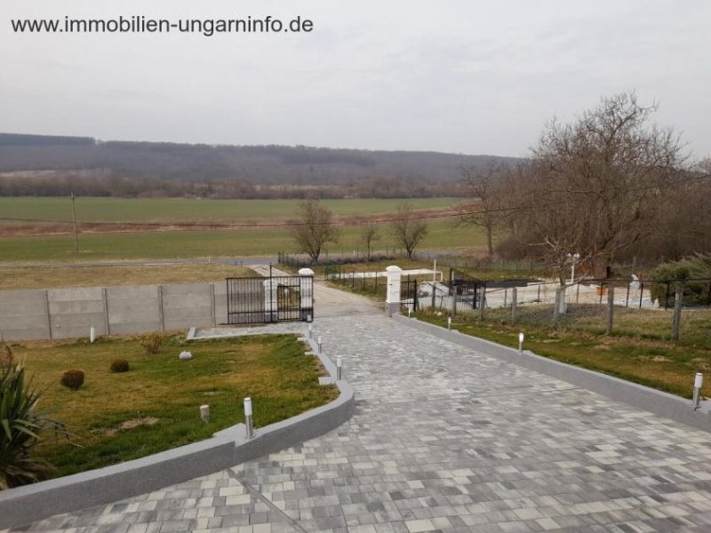 Zala Megye In der Nähe von Hévíz 3-stöckiges modernes Einfamilienhaus in ruhiger Umgebung, mit separatem Eingang Wohnung zu verkaufen