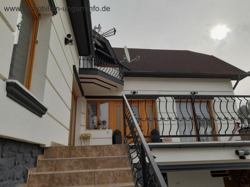 Zala Megye In der Nähe von Hévíz 3-stöckiges modernes Einfamilienhaus in ruhiger Umgebung, mit separatem Eingang Wohnung zu verkaufen