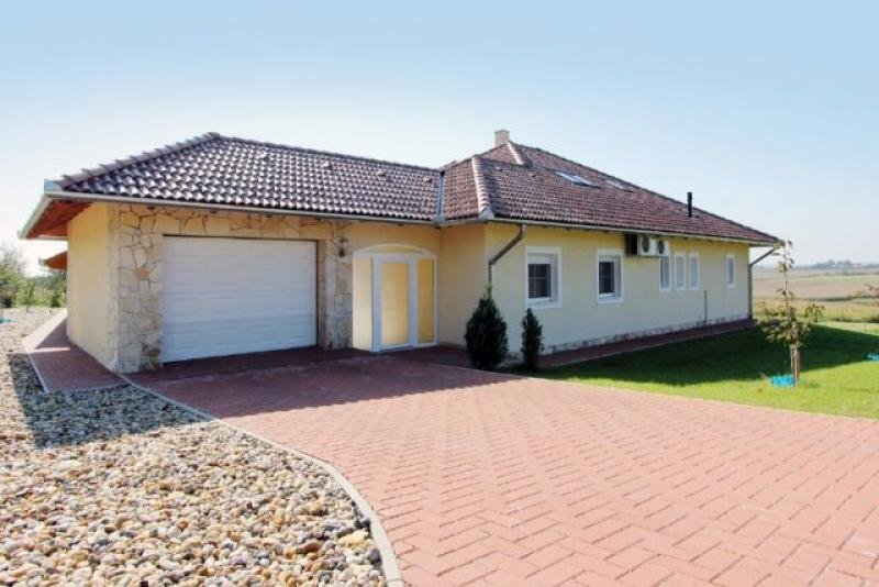 Cserszegtomaj Tolles Ferienobjekt im mediterranen Stil mit Swimmingpool Haus kaufen