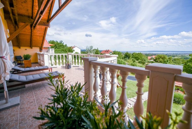 Cserszegtomaj Top Angebot - Zwei Häuser, ein Preis! Exklusiv Wohnen mit Seeblick Haus kaufen