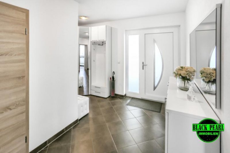 Dingolfing Traumhaftes und lichtdurchflutetes Einfamilienhaus mit schönem Garten Haus kaufen