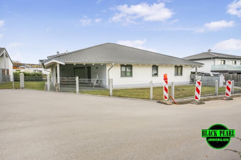 Weng Energieeffizienz A+ "Luxus Neubau Bungalow mit Sichtdachstuhl in ruhiger Wohnsiedlung" Haus kaufen