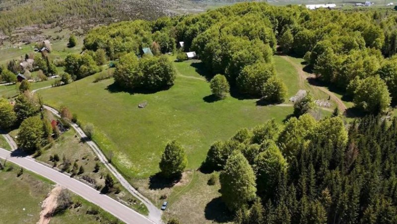 Žabljak Land plots with urban utilities in a private area of Žabljak Grundstück kaufen