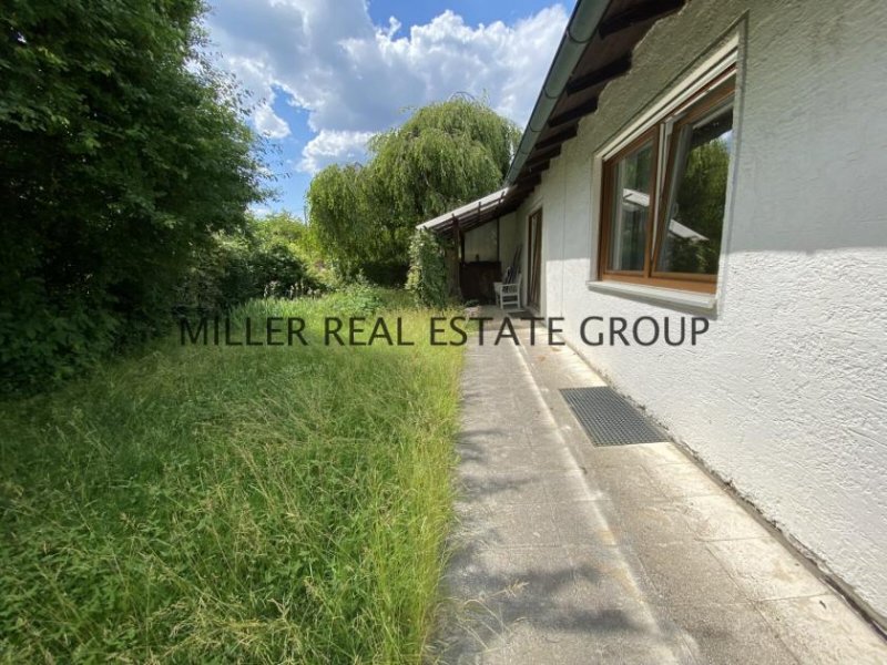 Ingolstadt Einfamilienhaus in Ingolstadt-Pettenhofen - großes Grundstück, Garten, Garage & Entwicklungspotenzial! Haus kaufen