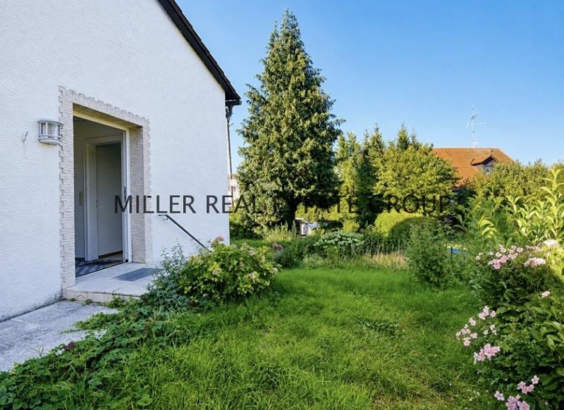 Ingolstadt Einfamilienhaus in Ingolstadt-Pettenhofen - großes Grundstück, Garten, Garage & Entwicklungspotenzial! Haus kaufen