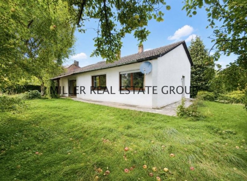 Ingolstadt Einfamilienhaus in Ingolstadt-Pettenhofen - großes Grundstück, Garten, Garage & Entwicklungspotenzial! Haus kaufen