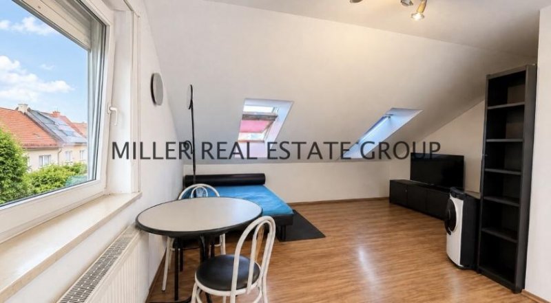 Ingolstadt Wertstabile Kapitalanlage in Ingolstadt-Friedrichshofen: Vermietetes Dachgeschoss-Apartment mit Tiefgaragenstellplatz in ruhiger