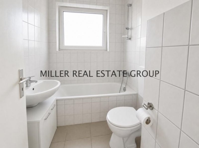 Ingolstadt 3-Zimmer-Eigentumswohnung in Ingolstadt - mit Süd-West-Balkon, Außenstellplatz und starkem Wohnpotenzial! Wohnung kaufen