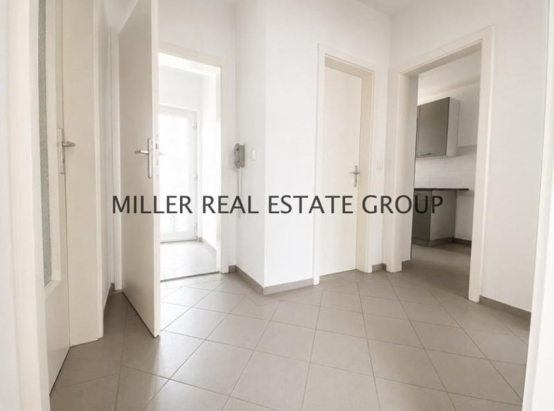 Ingolstadt 3-Zimmer-Eigentumswohnung in Ingolstadt - mit Süd-West-Balkon, Außenstellplatz und starkem Wohnpotenzial! Wohnung kaufen