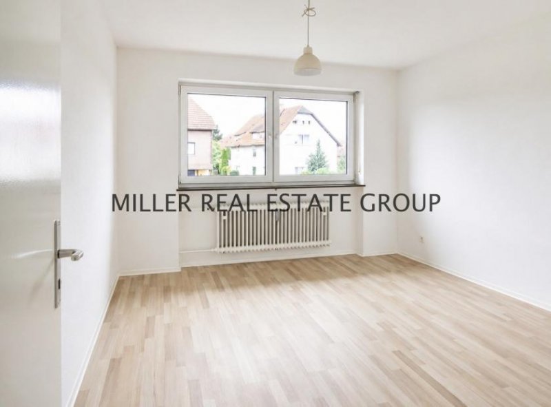 Ingolstadt 3-Zimmer-Eigentumswohnung in Ingolstadt - mit Süd-West-Balkon, Außenstellplatz und starkem Wohnpotenzial! Wohnung kaufen