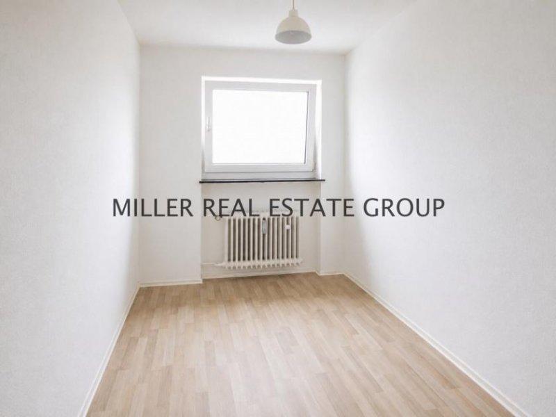 Ingolstadt 3-Zimmer-Eigentumswohnung in Ingolstadt - mit Süd-West-Balkon, Außenstellplatz und starkem Wohnpotenzial! Wohnung kaufen