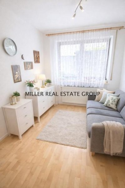 Ingolstadt Großzügiges Zweifamilienhaus in Ingolstadt mit Ausbaupotenzial - ca. 295 m² Wohnfläche, Doppelgarage mit Werkstatt, zwei und