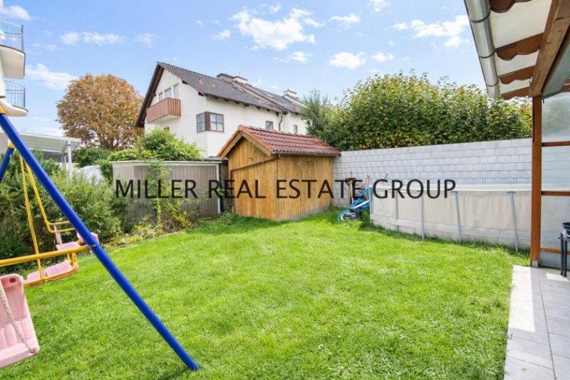 Ingolstadt Großzügiges Zweifamilienhaus in Ingolstadt mit Ausbaupotenzial - ca. 295 m² Wohnfläche, Doppelgarage mit Werkstatt, zwei und