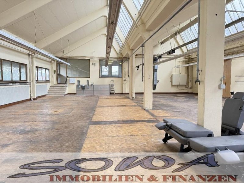 Gaimersheim Wohnhaus mit Innenpool und Sauna in einer guten Lage in Gaimersheim, mit Gewerbefläche - Ein Objekt von Ihrem Immobilienpartner